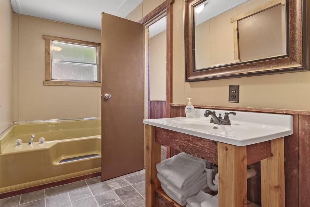 Blue Pine Retreat Villa Lead Екстериор снимка