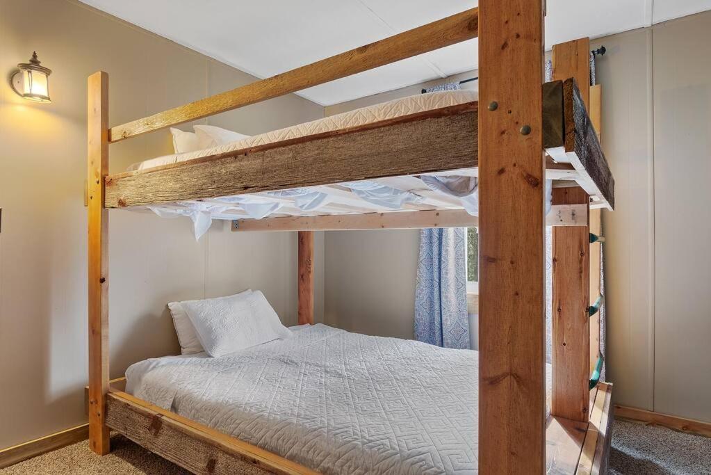 Blue Pine Retreat Villa Lead Екстериор снимка